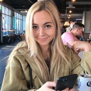 Meet your Posher, Elizabeth